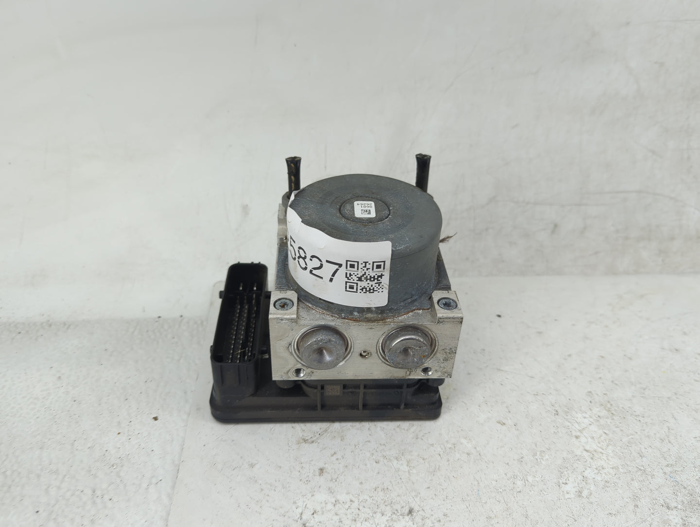 2017-2019 Ford Escape ABS Pump Control Module Replacement P/N:GV61-2C405-CH GV61-2C219-DH Fits Fits 2017 2018 2019 OEM Used 