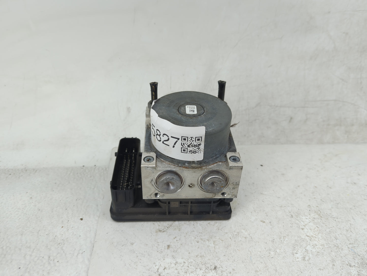 2017-2019 Ford Escape ABS Pump Control Module Replacement P/N:GV61-2C405-CH GV61-2C219-DH Fits Fits 2017 2018 2019 OEM Used 