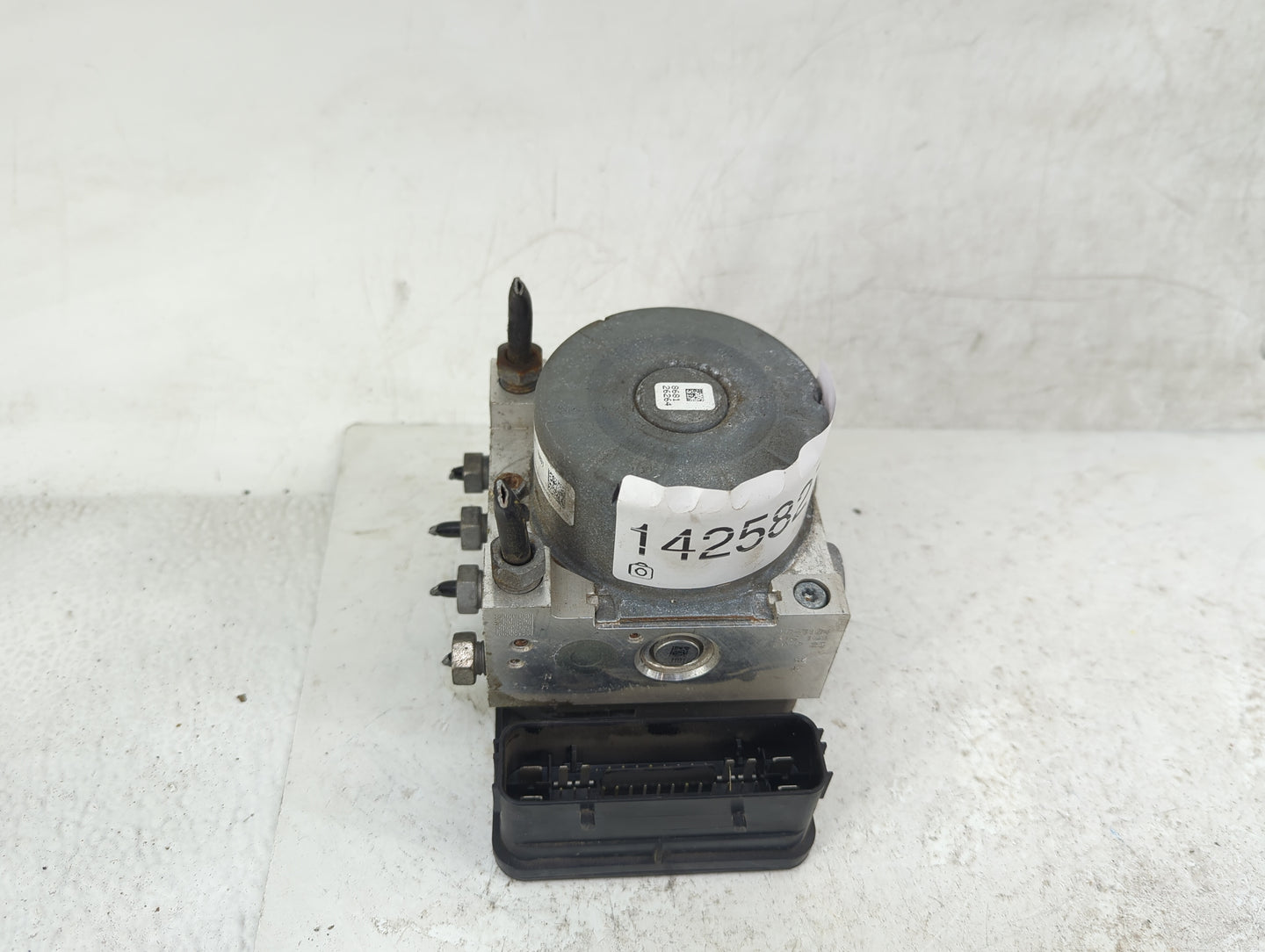 2017-2019 Ford Escape ABS Pump Control Module Replacement P/N:GV61-2C405-CH GV61-2C219-DH Fits Fits 2017 2018 2019 OEM Used 
