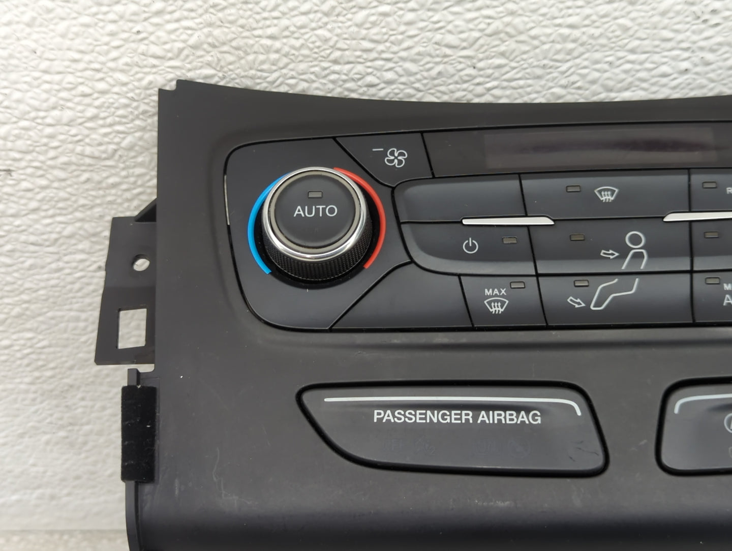 2017 Ford Escape Climate Control Module Temperature AC/Heater Replacement P/N:GJ5T-18C612-AC Fits OEM Used Auto Parts - Oemu