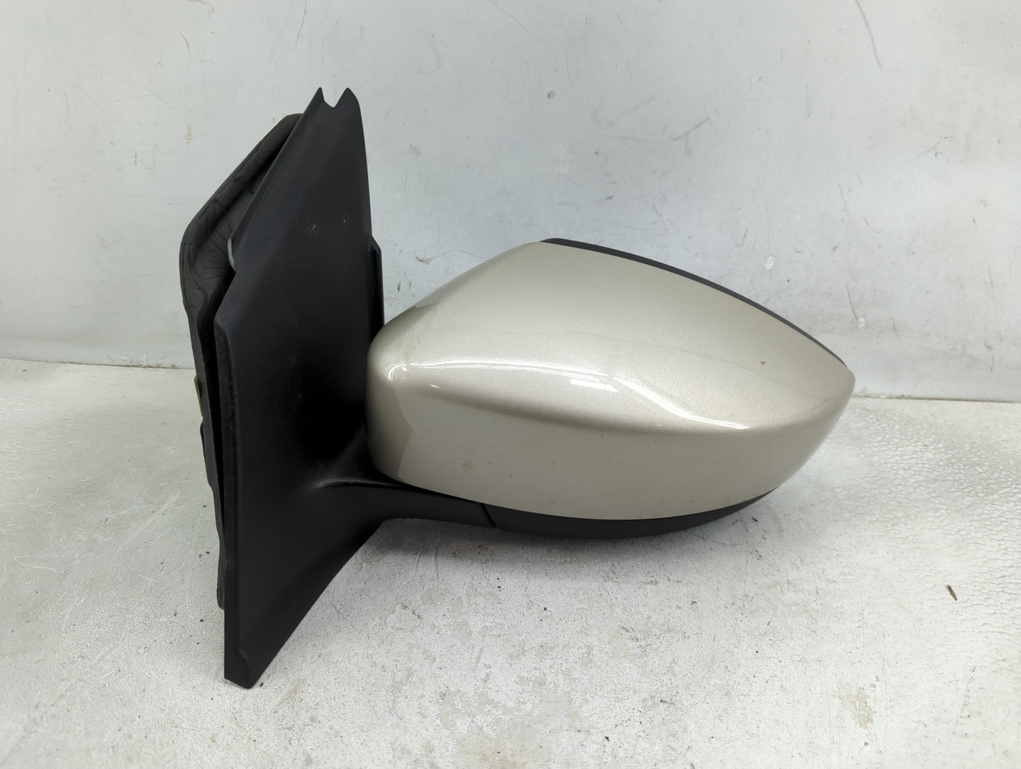 2017-2019 Ford Escape Driver Side View Mirror - Left Door Mirror OEM Used - Oemusedautoparts1.com