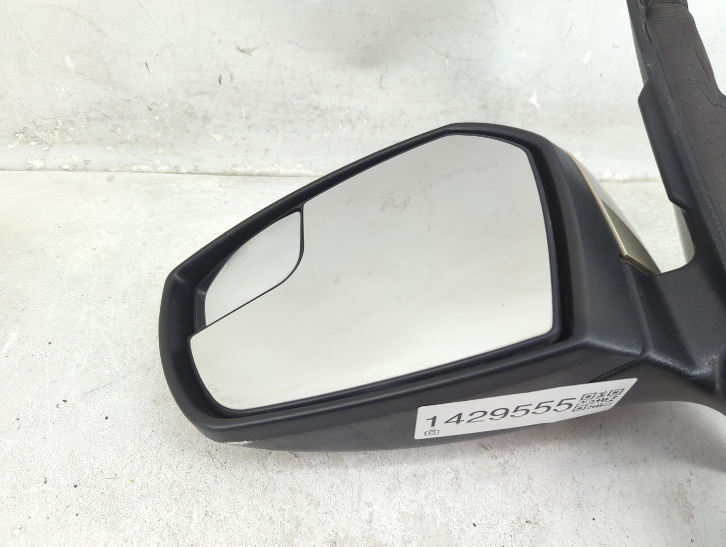 2017-2019 Ford Escape Driver Side View Mirror - Left Door Mirror OEM Used - Oemusedautoparts1.com