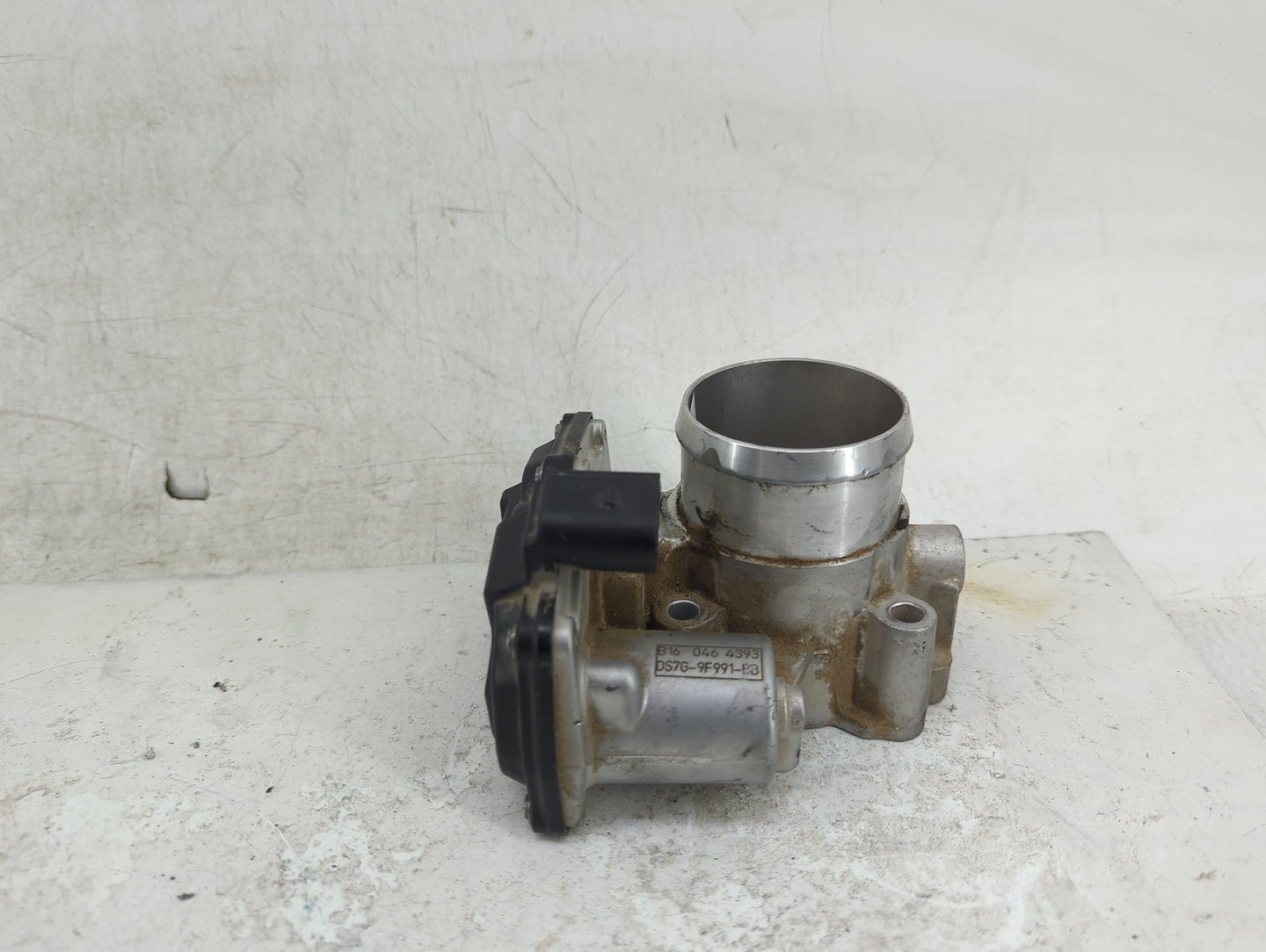 2017-2019 Ford Escape Throttle Body P/N:DS7G-9F991-BB Fits Fits 2014 2015 2016 2017 2018 2019 2020 OEM Used Auto Parts - Oem