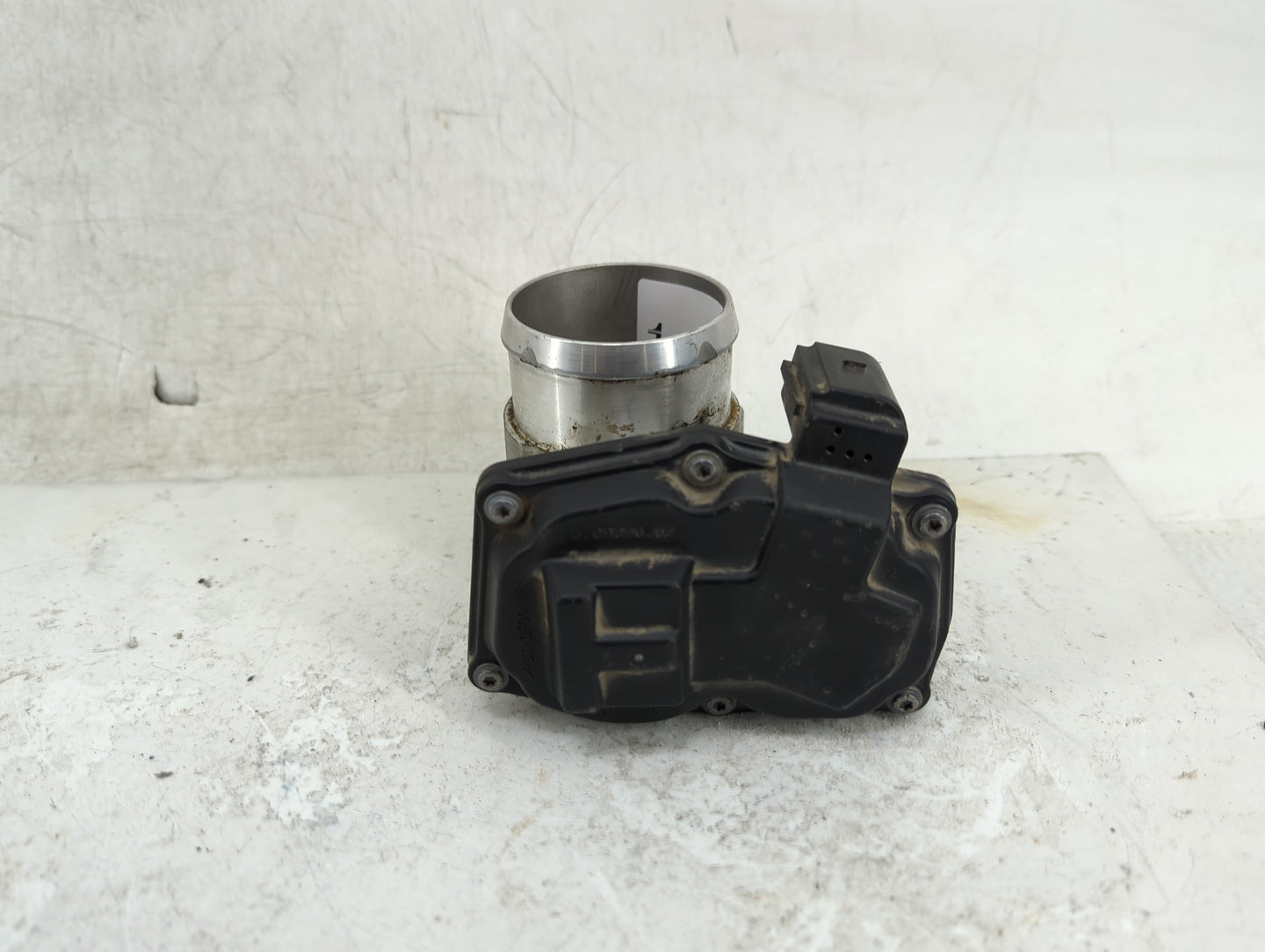 2017-2019 Ford Escape Throttle Body P/N:DS7G-9F991-BB Fits Fits 2014 2015 2016 2017 2018 2019 2020 OEM Used Auto Parts - Oem