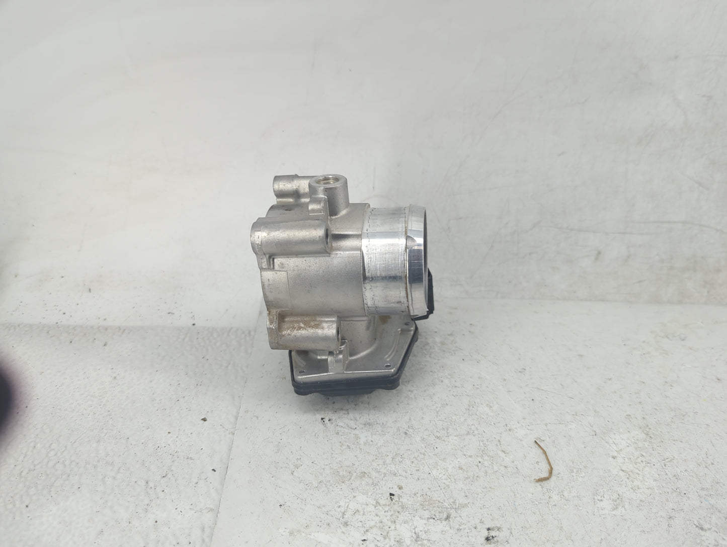 2017-2019 Ford Escape Throttle Body Fits Fits 2014 2015 2016 2017 2018 2019 2020 2021 2022 OEM Used Auto Parts - Oemusedauto
