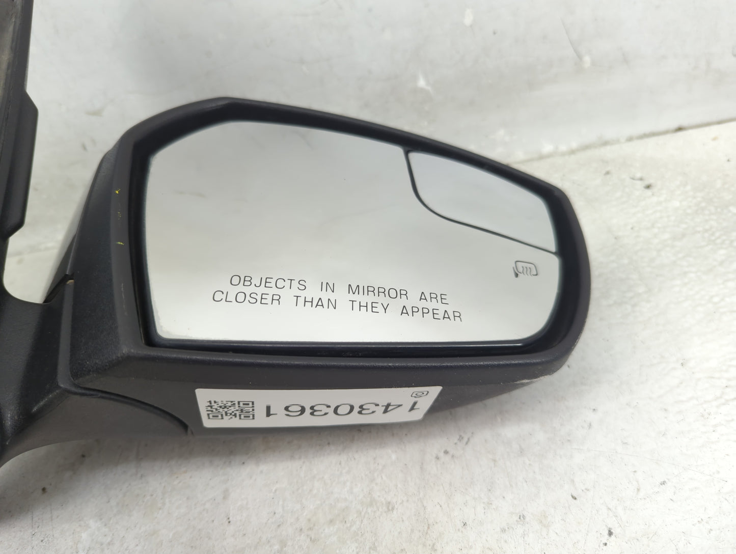 2017-2019 Ford Escape Passenger Side View Mirror - Right Door Mirror OEM Used - Oemusedautoparts1.com