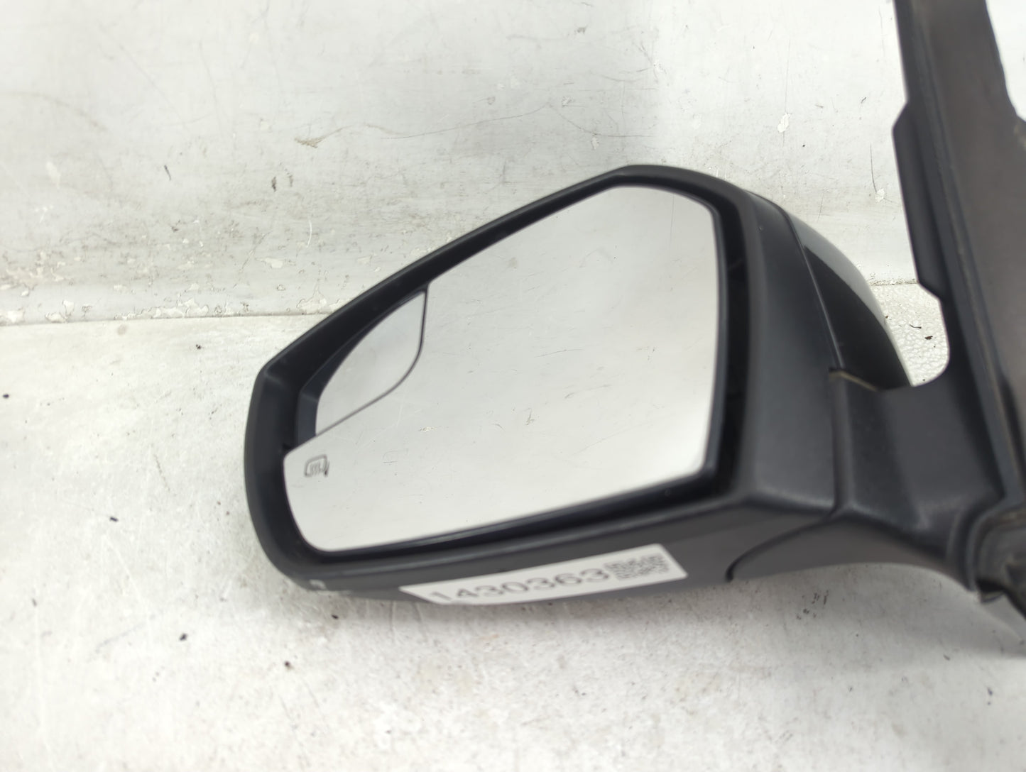 2017-2019 Ford Escape Driver Side View Mirror - Left Door Mirror OEM Used - Oemusedautoparts1.com