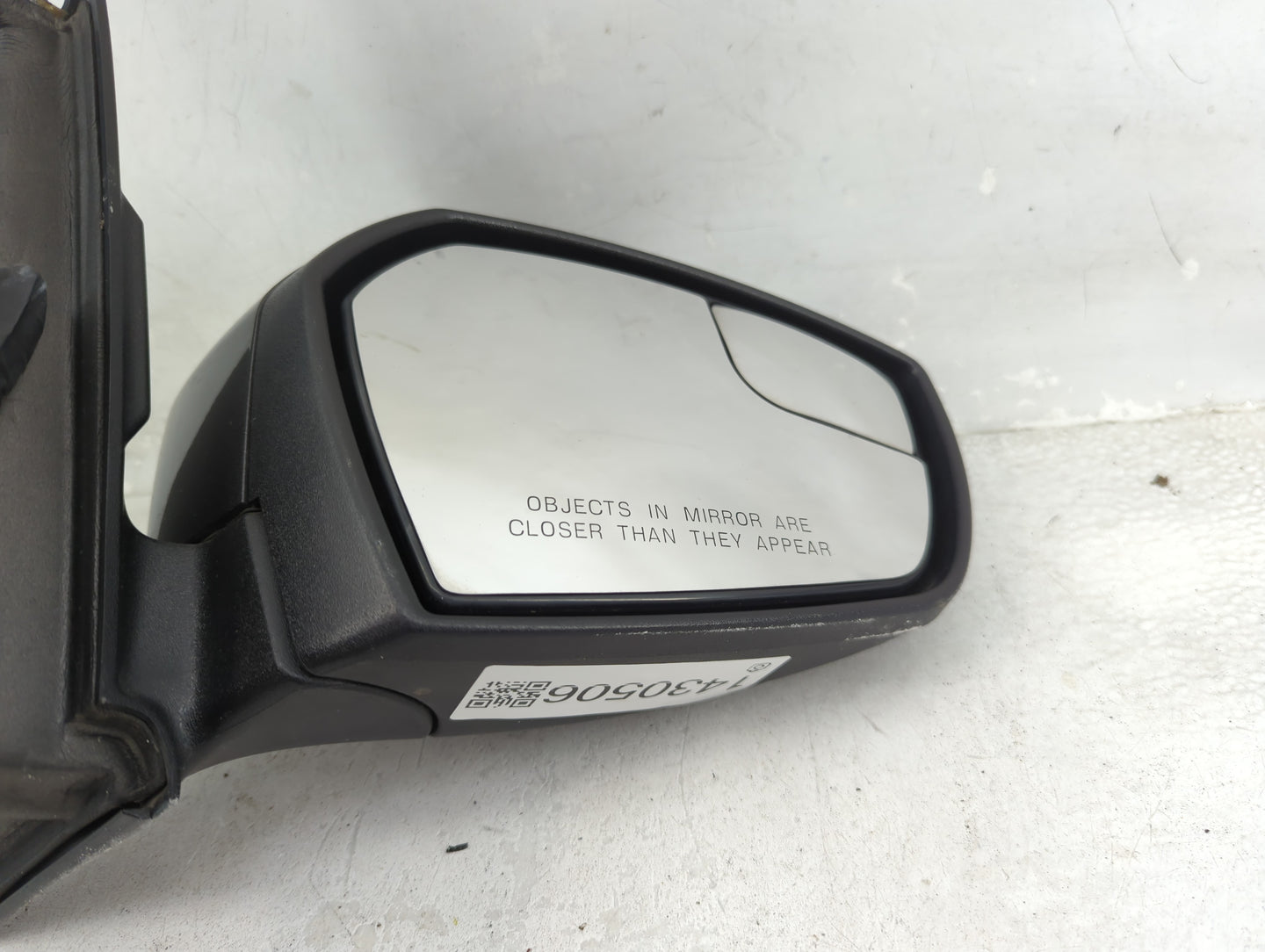 2017-2019 Ford Escape Passenger Side View Mirror - Right Door Mirror OEM Used - Oemusedautoparts1.com