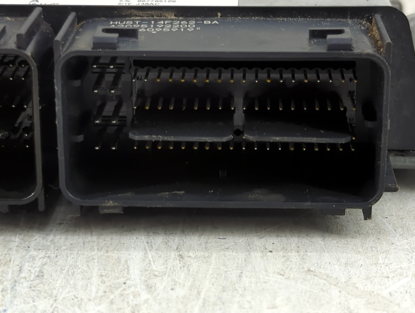 2017-2019 Ford Escape PCM Engine Control Computer ECU ECM PCU OEM P/N:HJ5A-12A650-MA FV6A-12B684-AB Fits Fits 2017 2018 2019