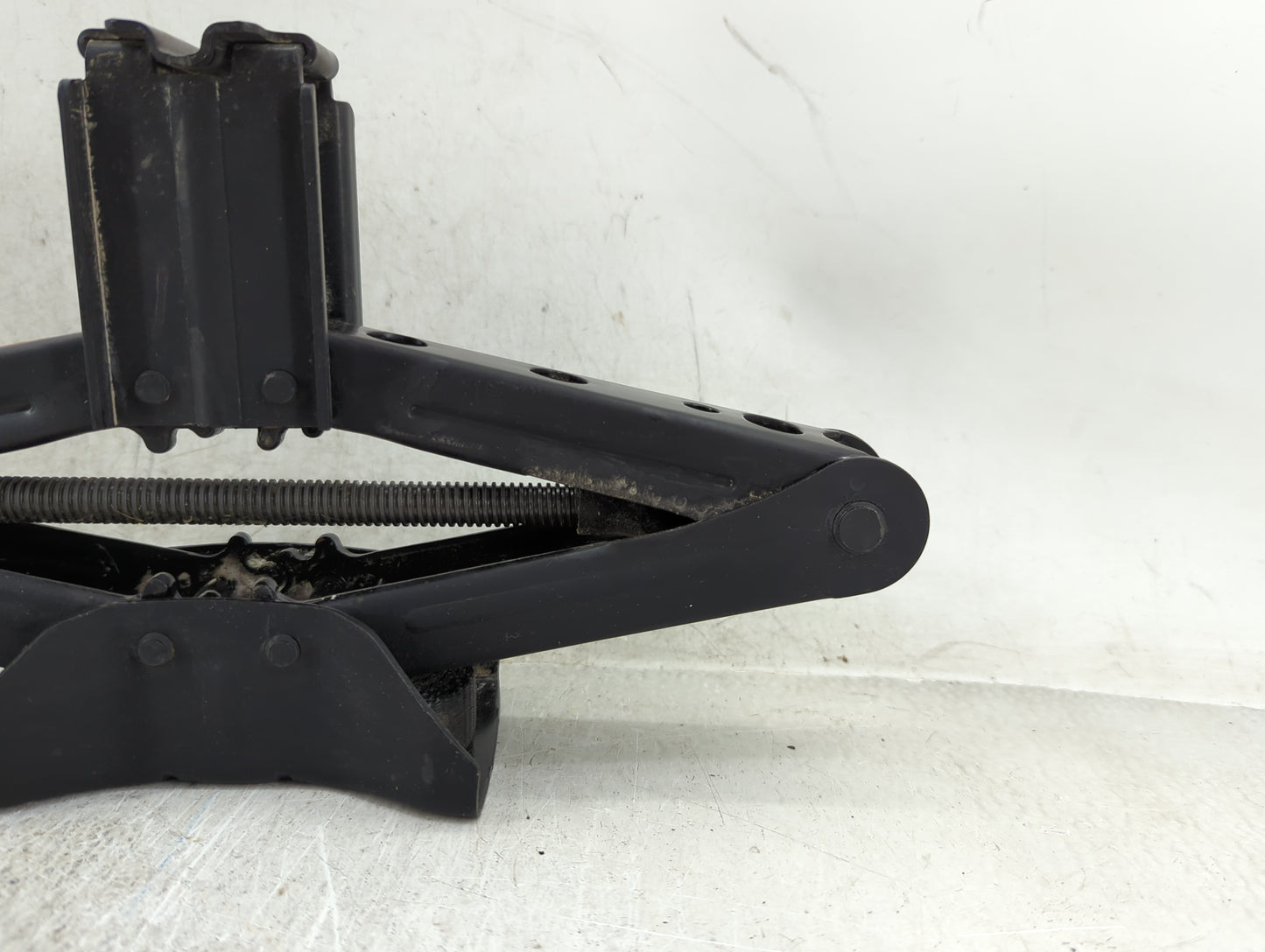 2017 Ford Escape Spare Scissor Car Jack 1431440 - Oemusedautoparts1.com