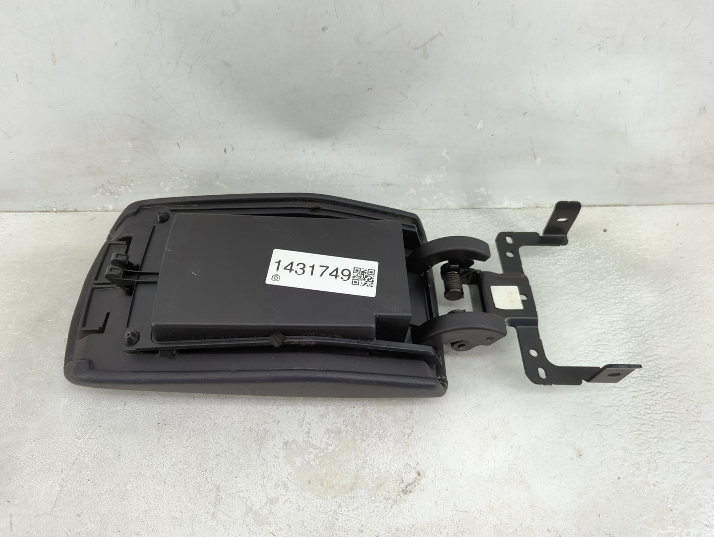 2017 Ford Escape Center Console Armrest Cover Lid Fits OEM Used Auto Parts - Oemusedautoparts1.com