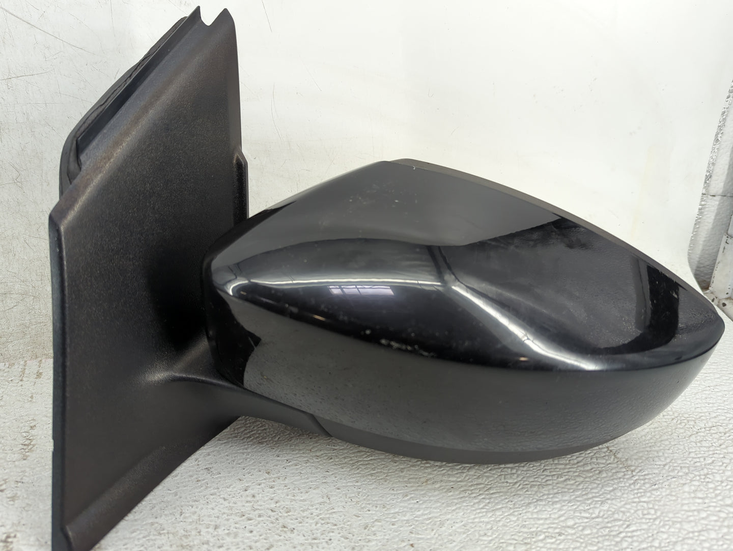 2017-2019 Ford Escape Driver Side View Mirror - Left Door Mirror OEM Used - Oemusedautoparts1.com
