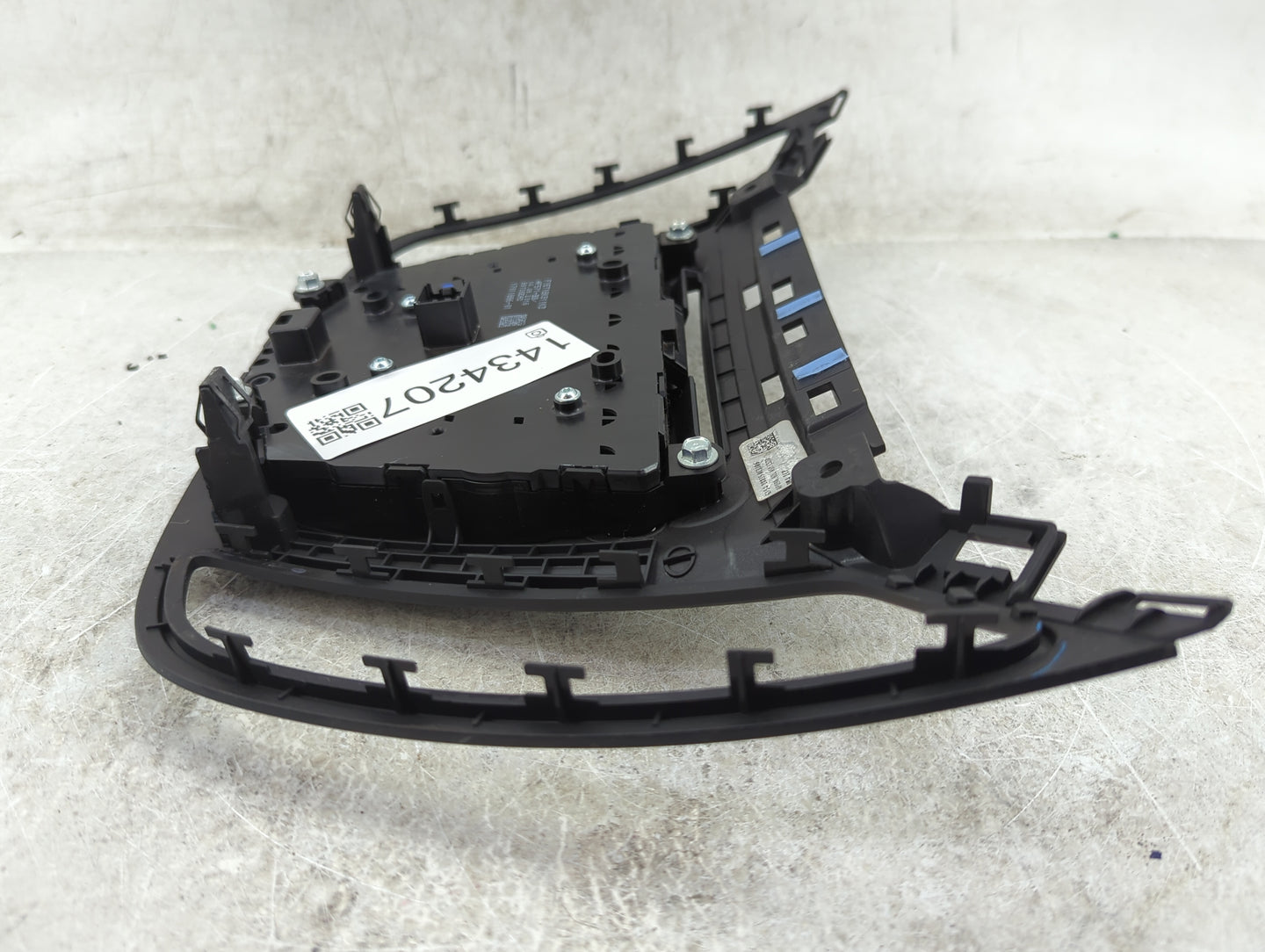 2017-2019 Ford Escape Radio Control Panel Black - Oemusedautoparts1.com