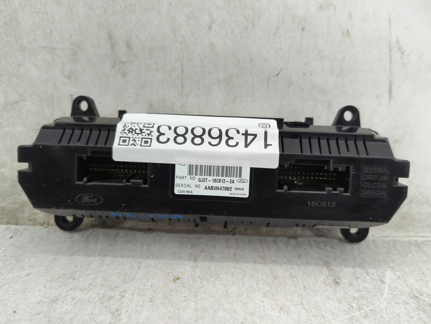 2017 Ford Escape Climate Control Module Temperature AC/Heater Replacement P/N:GJ5T-18C612-EA Fits OEM Used Auto Parts - Oemu