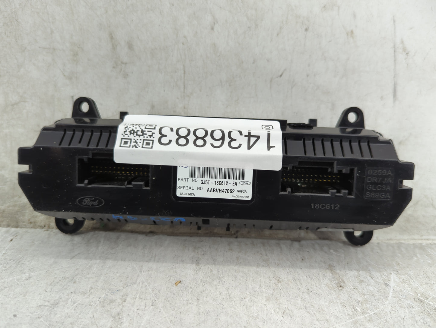 2017 Ford Escape Climate Control Module Temperature AC/Heater Replacement P/N:GJ5T-18C612-EA Fits OEM Used Auto Parts - Oemu