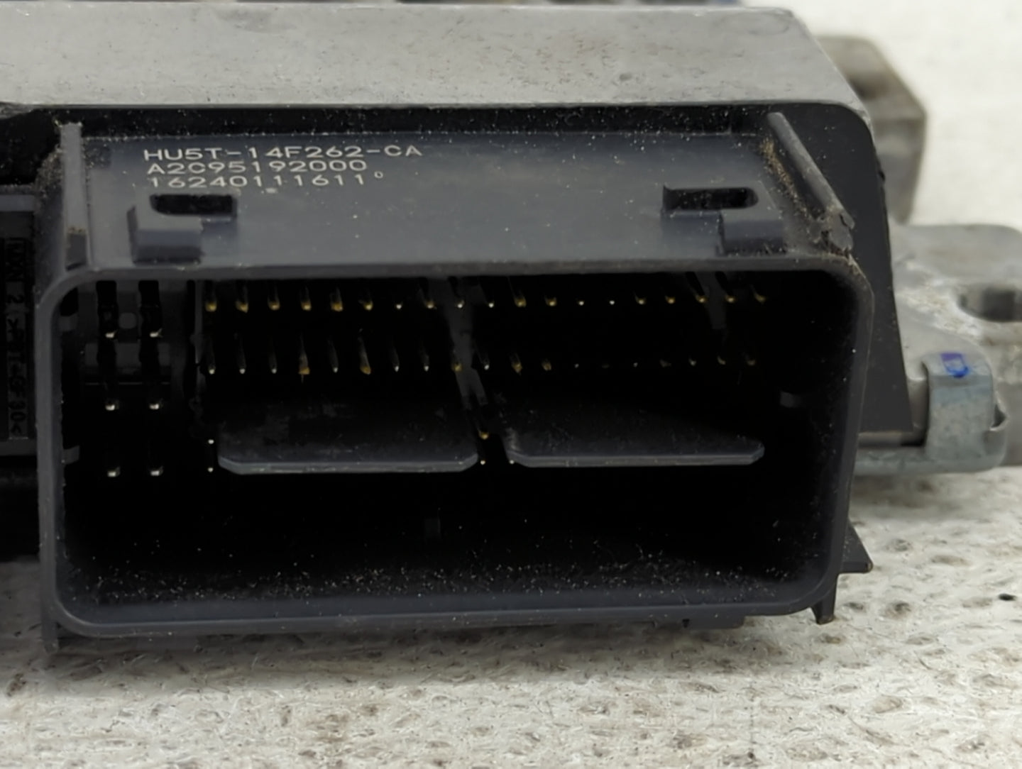 2017-2019 Ford Escape PCM Engine Control Computer ECU ECM PCU OEM P/N:HU5A-12A650-CA GV6A-12B684-CB Fits OEM Used Auto Parts