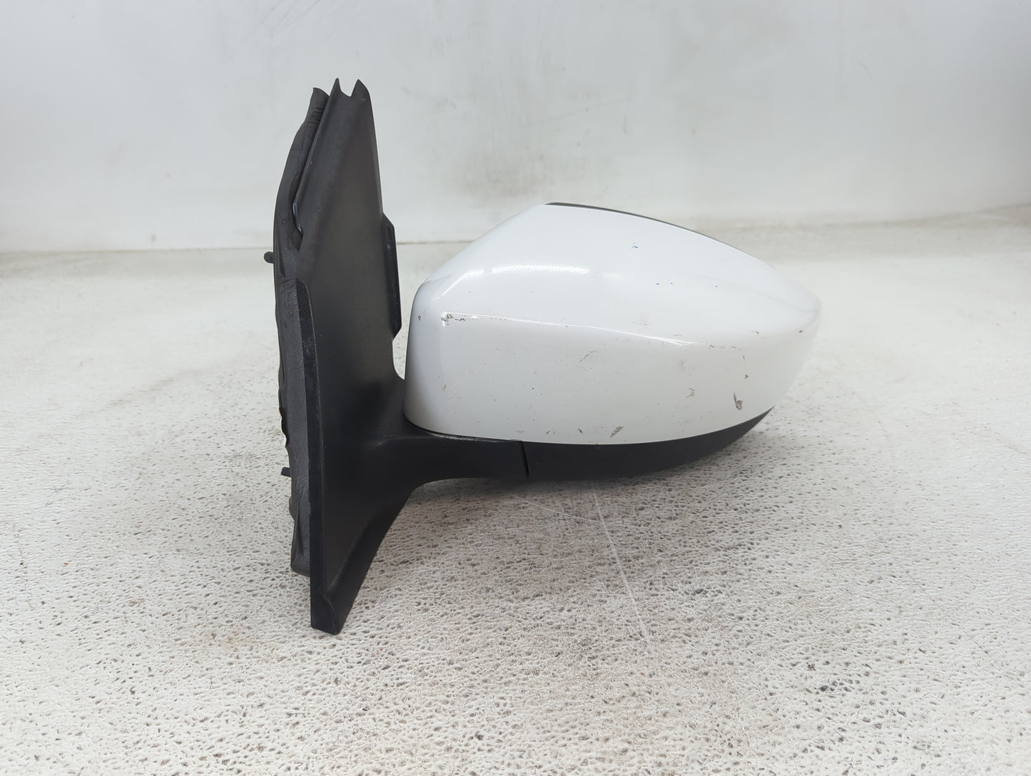 2017-2019 Ford Escape Driver Side View Mirror - Left Door Mirror OEM Used - Oemusedautoparts1.com