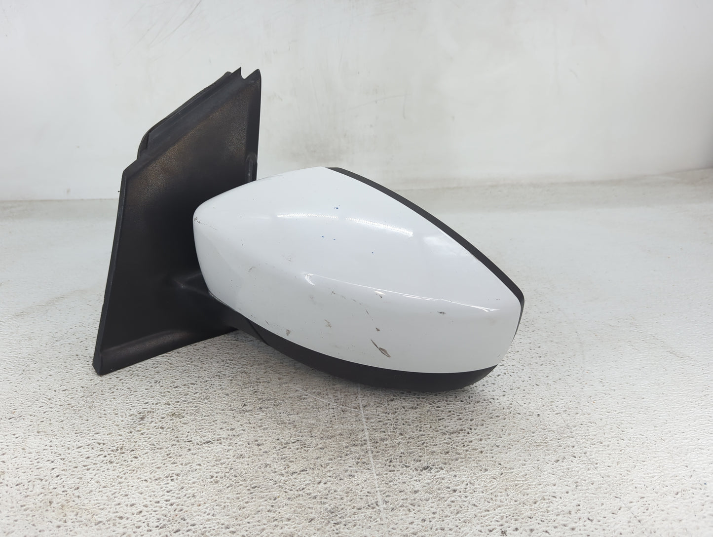 2017-2019 Ford Escape Driver Side View Mirror - Left Door Mirror OEM Used - Oemusedautoparts1.com