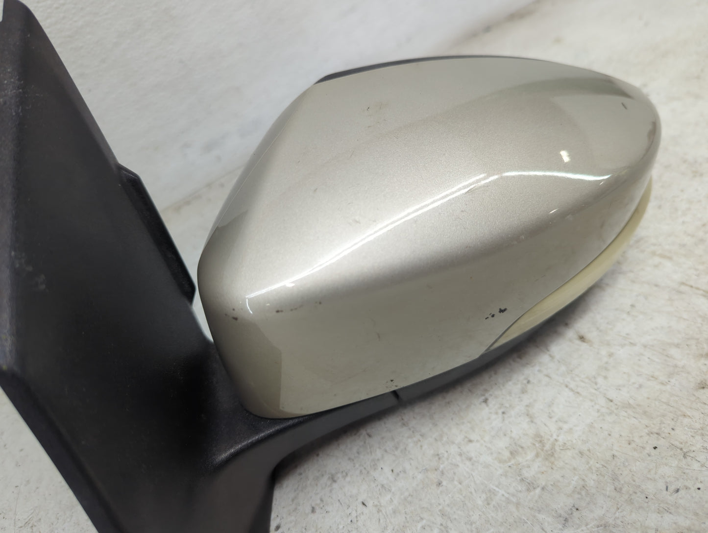 2017-2019 Ford Escape Driver Side View Mirror - Left Door Mirror OEM Used - Oemusedautoparts1.com