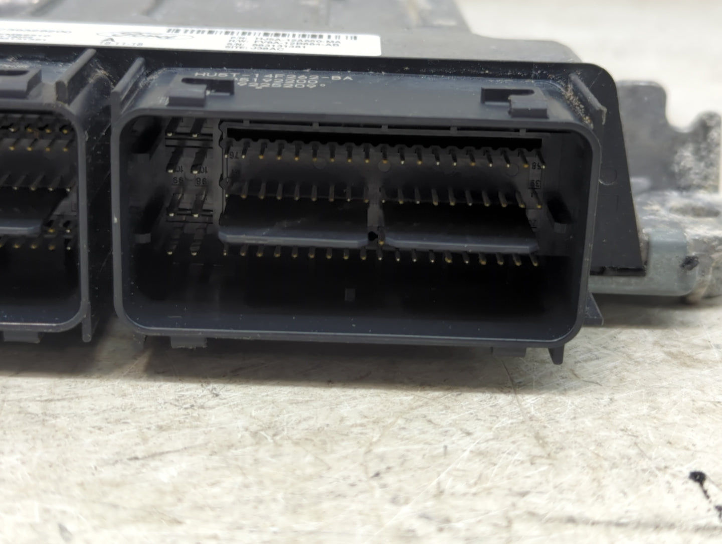 2017-2019 Ford Escape PCM Engine Control Computer ECU ECM PCU OEM P/N:HJ5A-12A650-MA FV6A-12B684-AB Fits Fits 2017 2018 2019