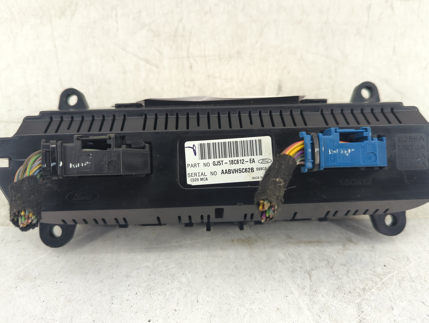 2017 Ford Escape Climate Control Module Temperature AC/Heater Replacement P/N:GJ5T-18C612-EA Fits OEM Used Auto Parts - Oemu