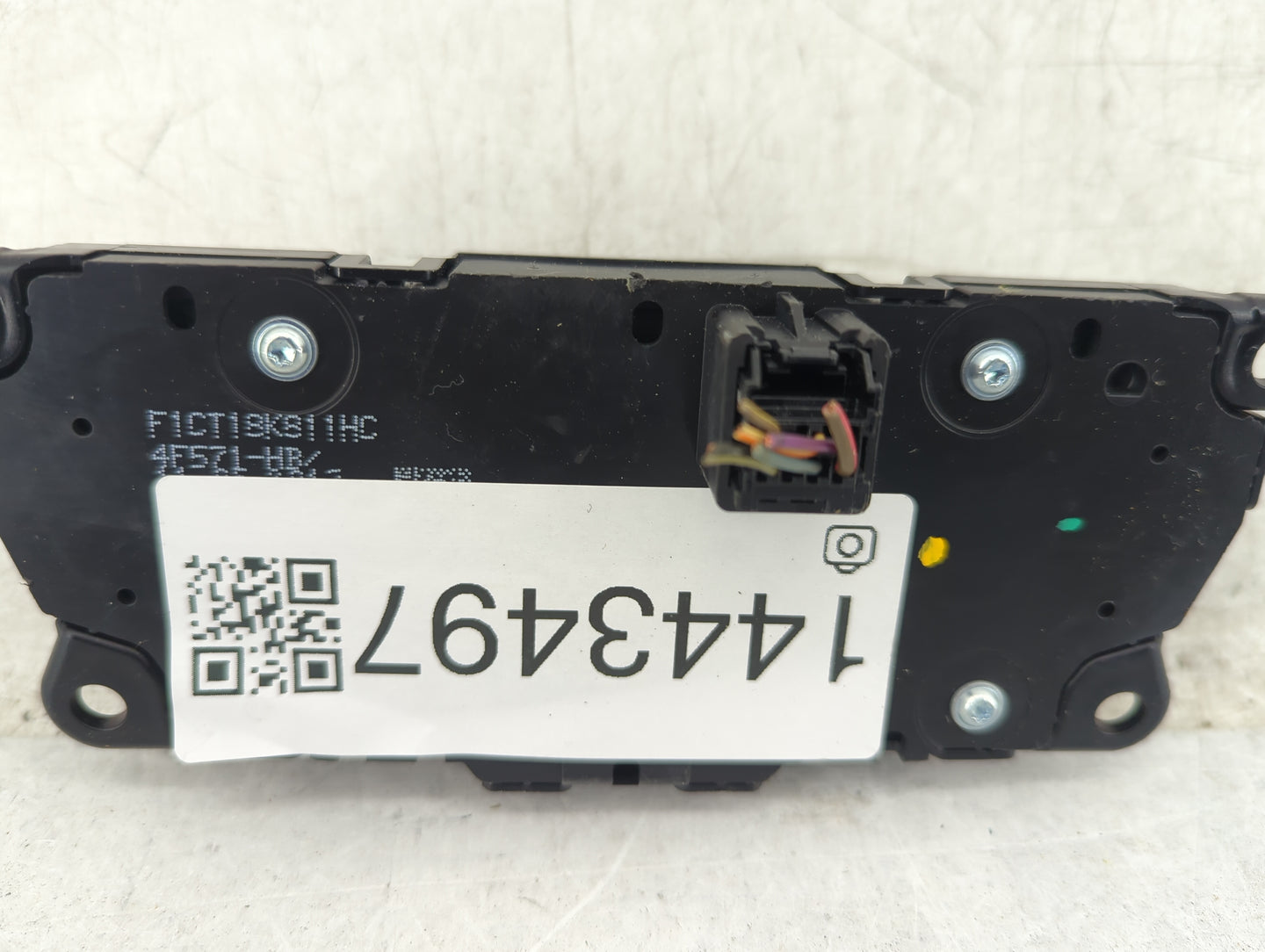 2017 Ford Escape Climate Control Module Temperature AC/Heater Replacement P/N:F1CT18K811HC 4E521-HB Fits OEM Used Auto Parts