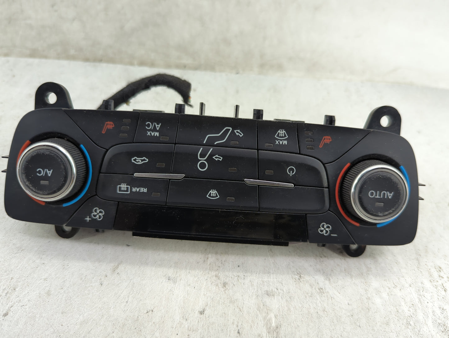 2017 Ford Escape Climate Control Module Temperature AC/Heater Replacement P/N:GJ5T-18C612-FA Fits OEM Used Auto Parts - Oemu