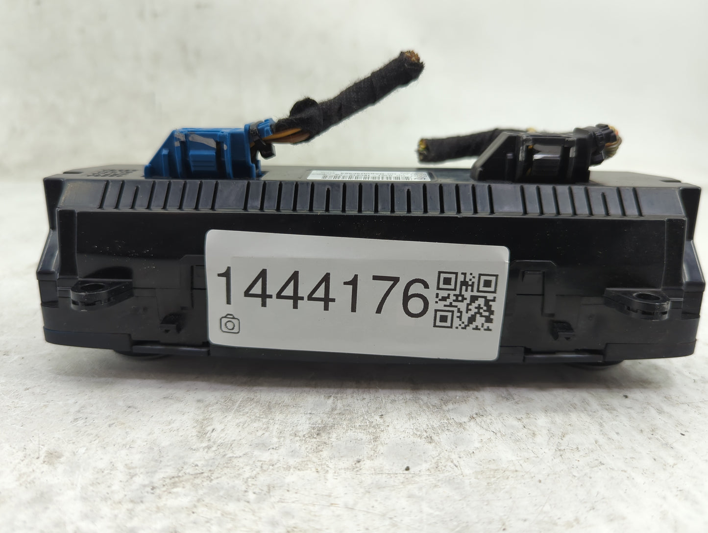 2017 Ford Escape Climate Control Module Temperature AC/Heater Replacement P/N:GJ5T-18C612-FA Fits OEM Used Auto Parts - Oemu