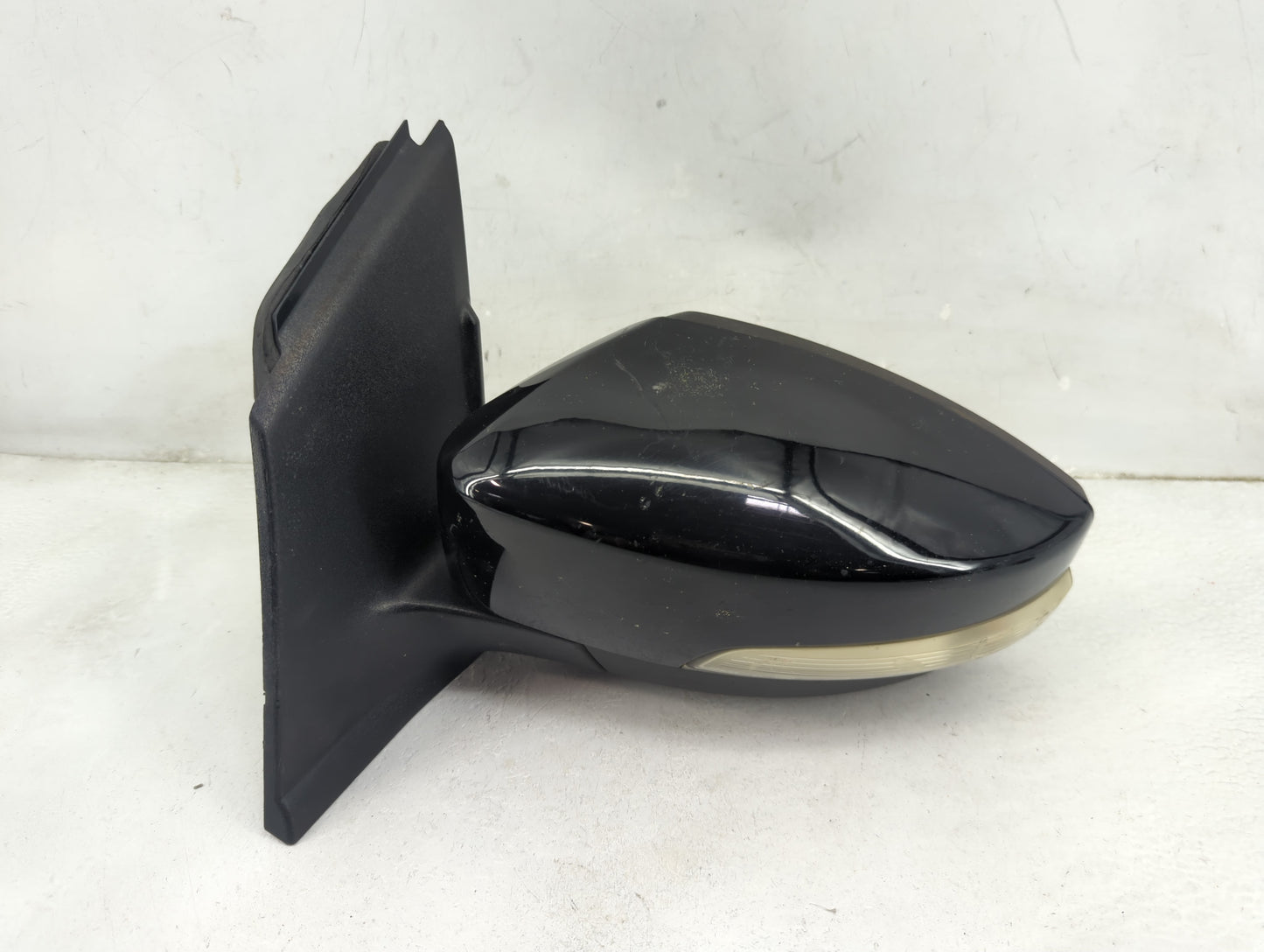 2017-2019 Ford Escape Driver Side View Mirror - Left Door Mirror OEM Used - Oemusedautoparts1.com