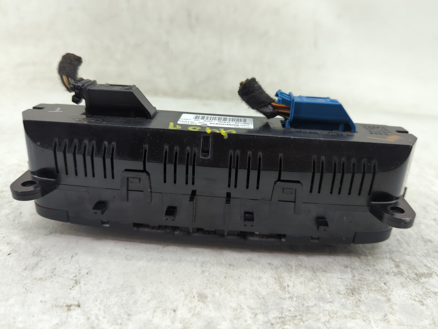 2017 Ford Escape Climate Control Module Temperature AC/Heater Replacement P/N:GJ5T-18C612-AC Fits OEM Used Auto Parts - Oemu