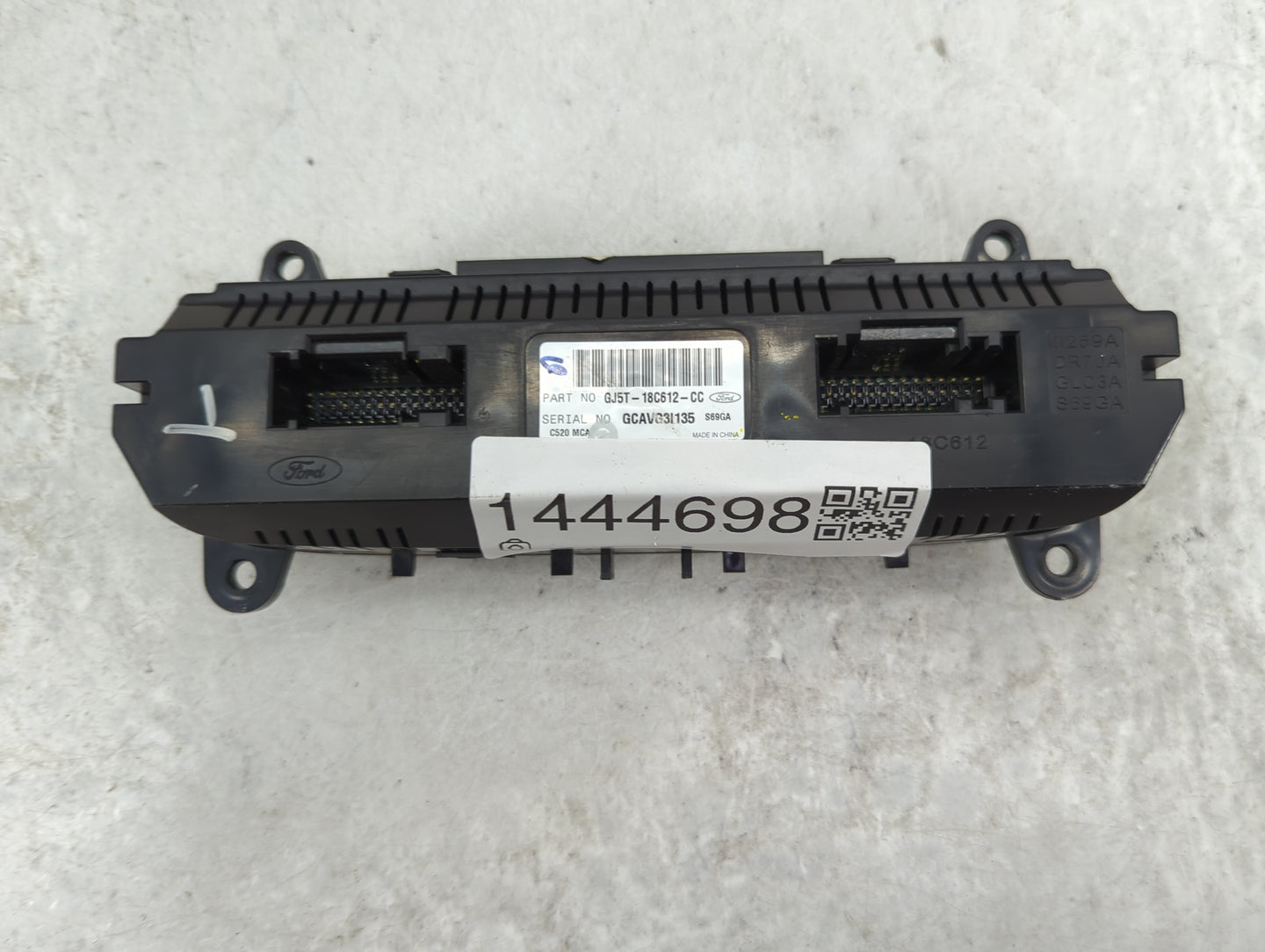 2017 Ford Escape Climate Control Module Temperature AC/Heater Replacement P/N:GJ5T-18C612-CC Fits OEM Used Auto Parts - Oemu