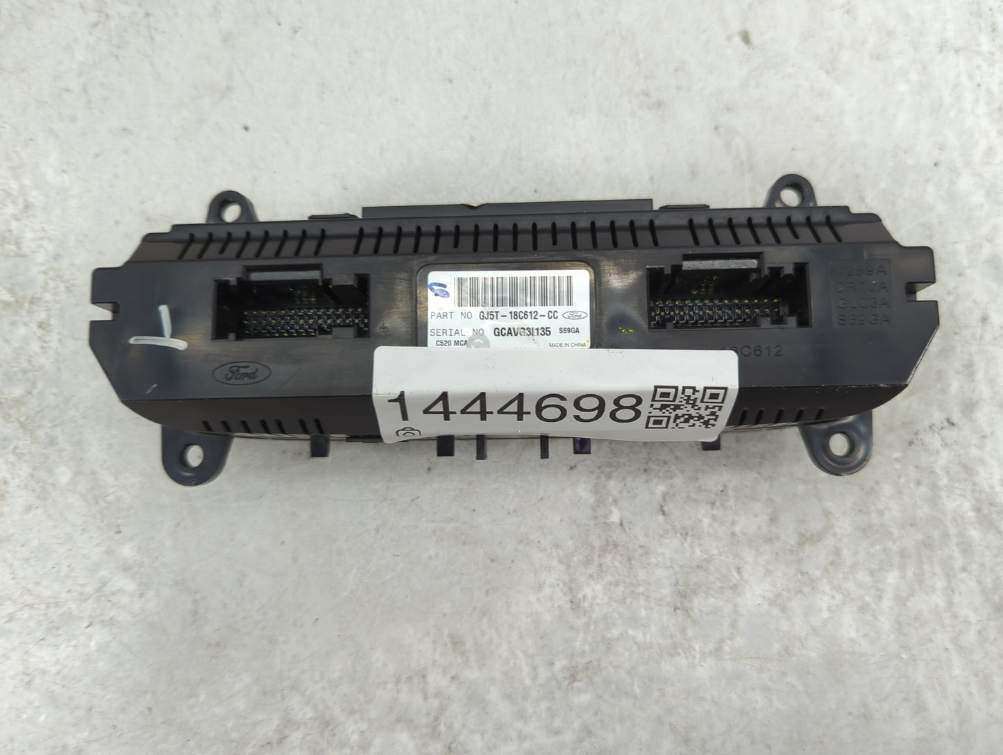 2017 Ford Escape Climate Control Module Temperature AC/Heater Replacement P/N:GJ5T-18C612-CC Fits OEM Used Auto Parts - Oemu