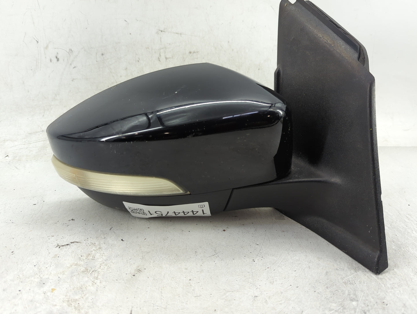 2017-2019 Ford Escape Passenger Side View Mirror - Right Door Mirror OEM Used - Oemusedautoparts1.com