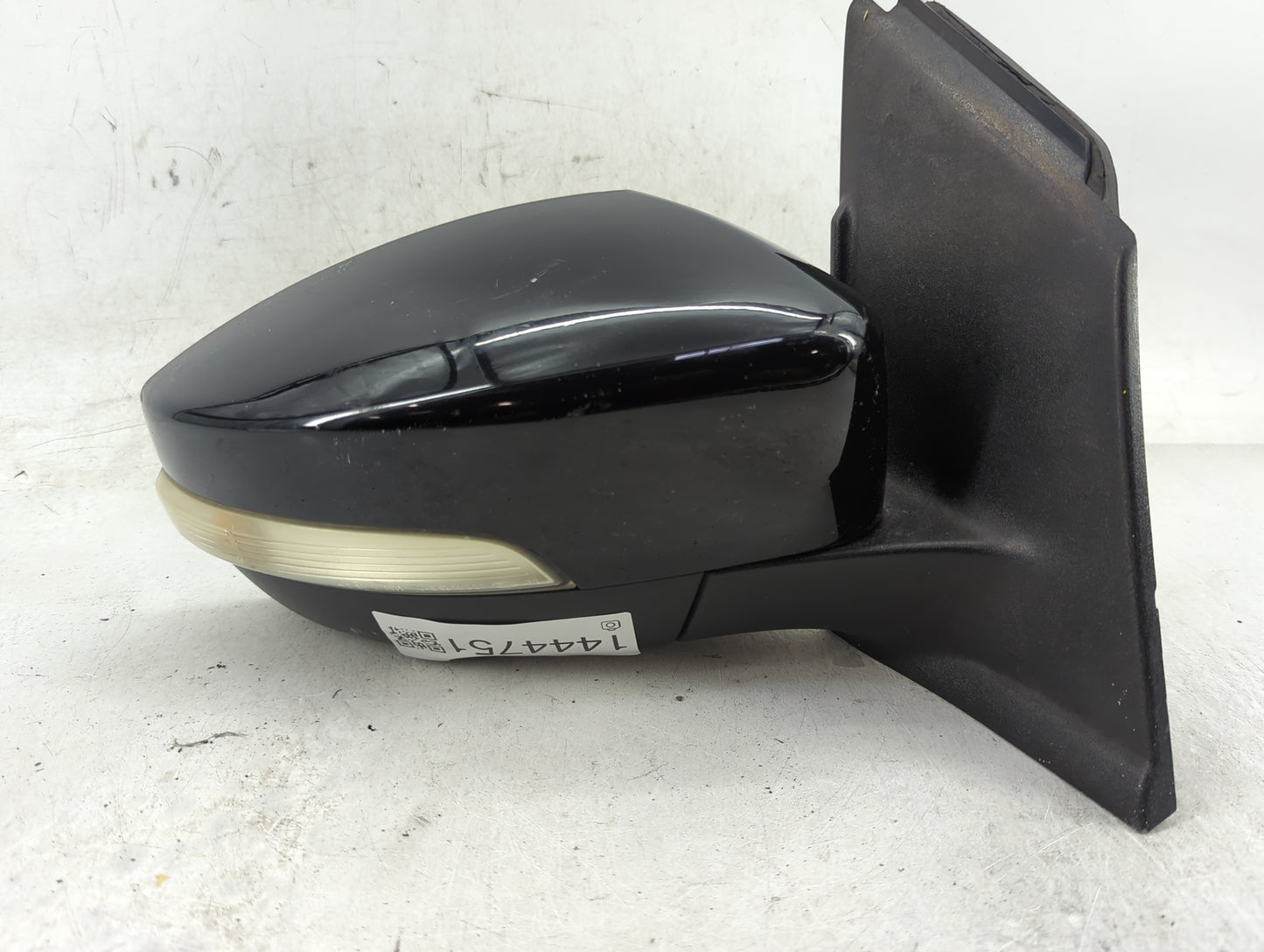 2017-2019 Ford Escape Passenger Side View Mirror - Right Door Mirror OEM Used - Oemusedautoparts1.com