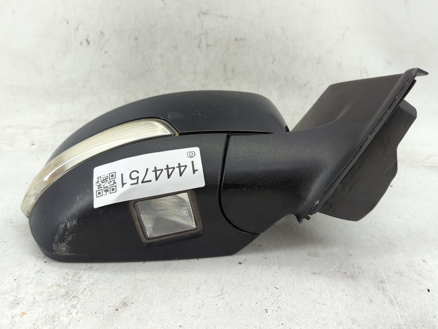 2017-2019 Ford Escape Passenger Side View Mirror - Right Door Mirror OEM Used - Oemusedautoparts1.com
