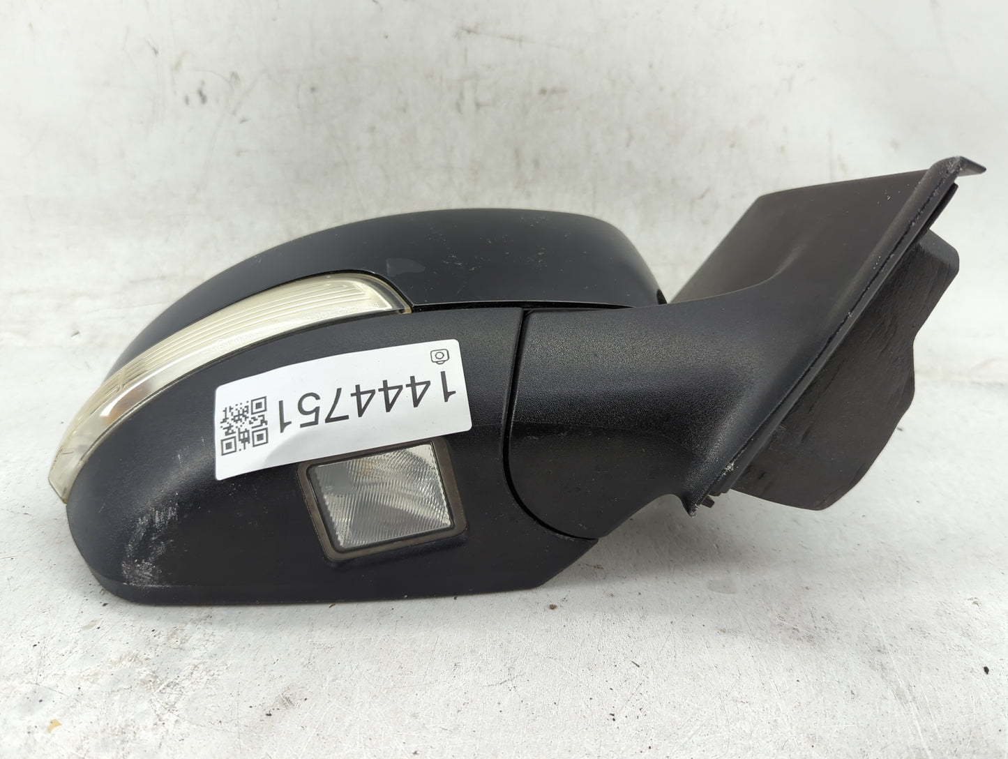 2017-2019 Ford Escape Passenger Side View Mirror - Right Door Mirror OEM Used - Oemusedautoparts1.com
