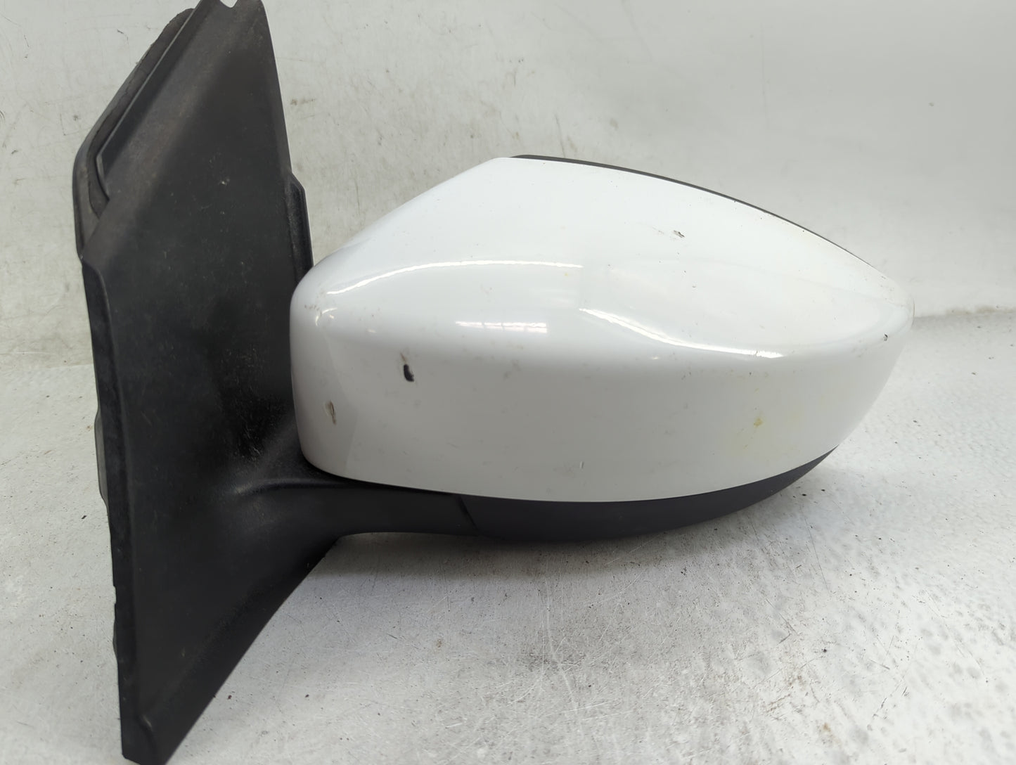 2017-2019 Ford Escape Driver Side View Mirror - Left Door Mirror OEM Used - Oemusedautoparts1.com