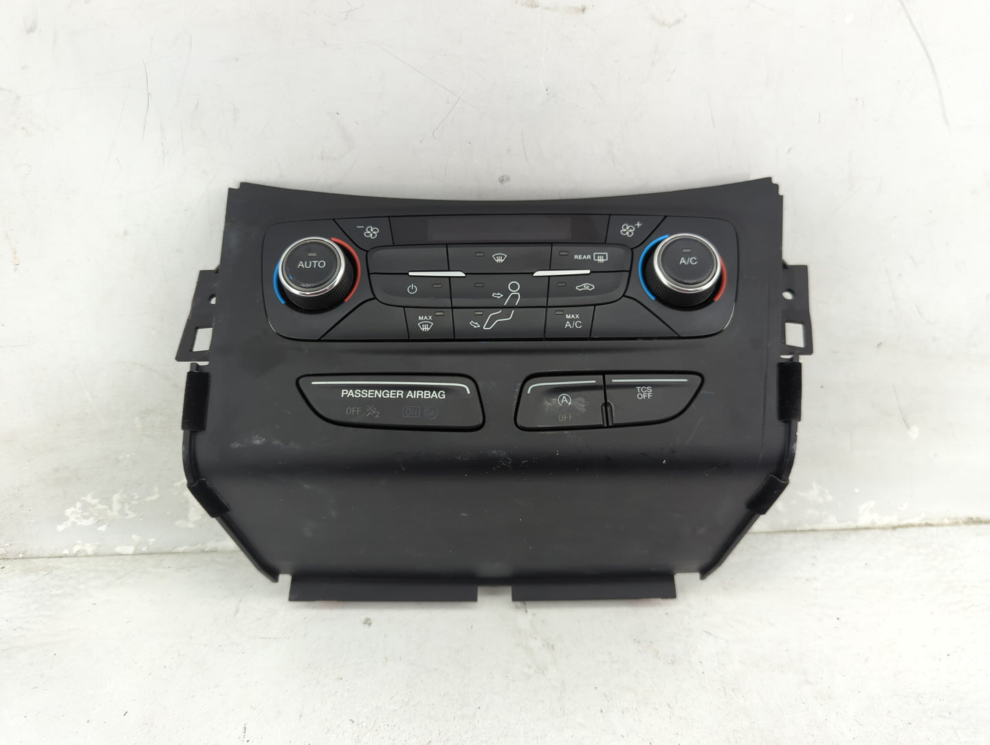 2017 Ford Escape Climate Control Module Temperature AC/Heater Replacement P/N:GJ5T-18C612-AC Fits OEM Used Auto Parts - Oemu