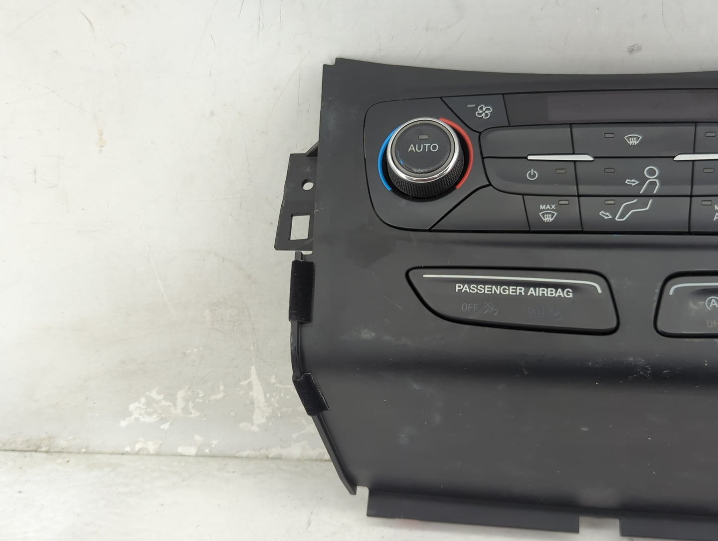 2017 Ford Escape Climate Control Module Temperature AC/Heater Replacement P/N:GJ5T-18C612-AC Fits OEM Used Auto Parts - Oemu