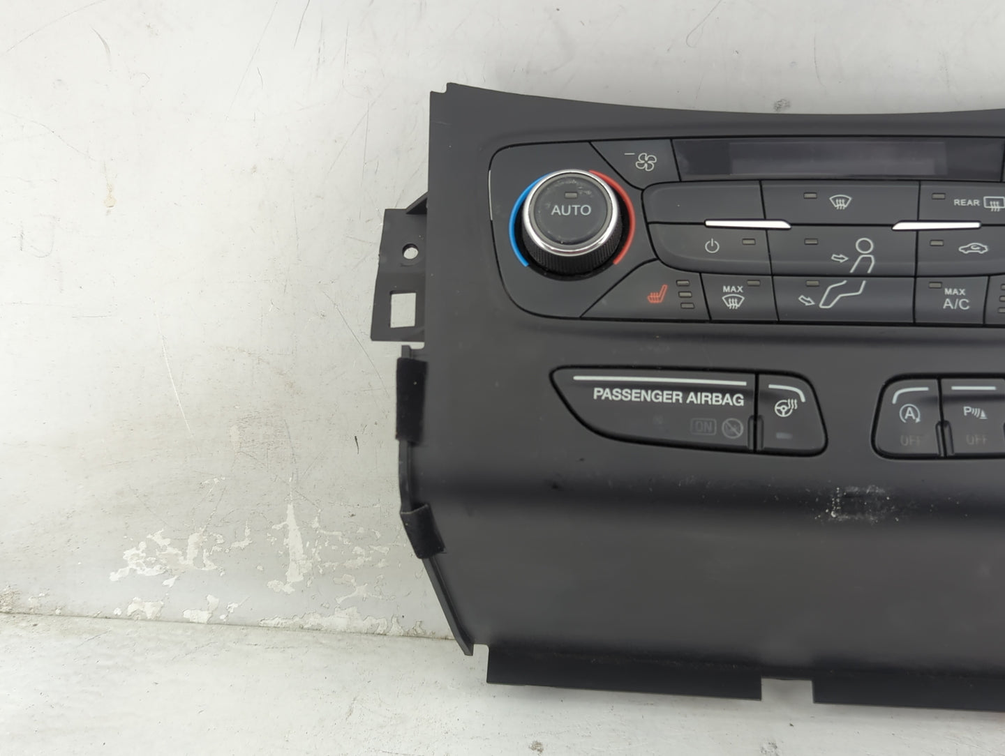 2017 Ford Escape Climate Control Module Temperature AC/Heater Replacement P/N:GJ5T-18C612-CC Fits OEM Used Auto Parts - Oemu