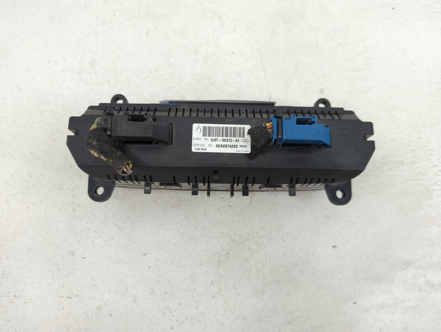 2017 Ford Escape Climate Control Module Temperature AC/Heater Replacement P/N:GJ5T-18C612-AE Fits OEM Used Auto Parts - Oemu