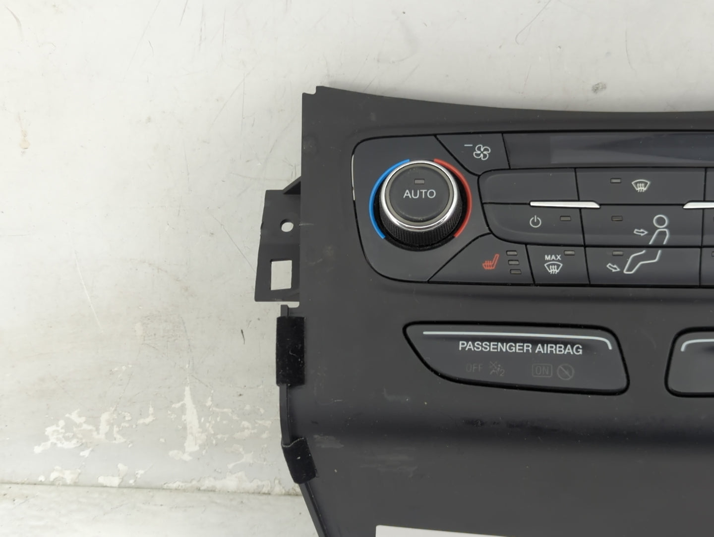 2017 Ford Escape Climate Control Module Temperature AC/Heater Replacement P/N:GJ5T-18C612-CE Fits OEM Used Auto Parts - Oemu