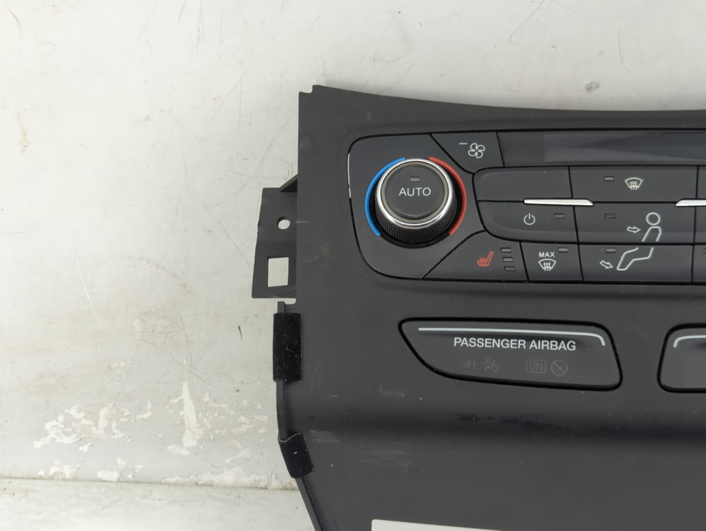 2017 Ford Escape Climate Control Module Temperature AC/Heater Replacement P/N:GJ5T-18C612-CE Fits OEM Used Auto Parts - Oemu