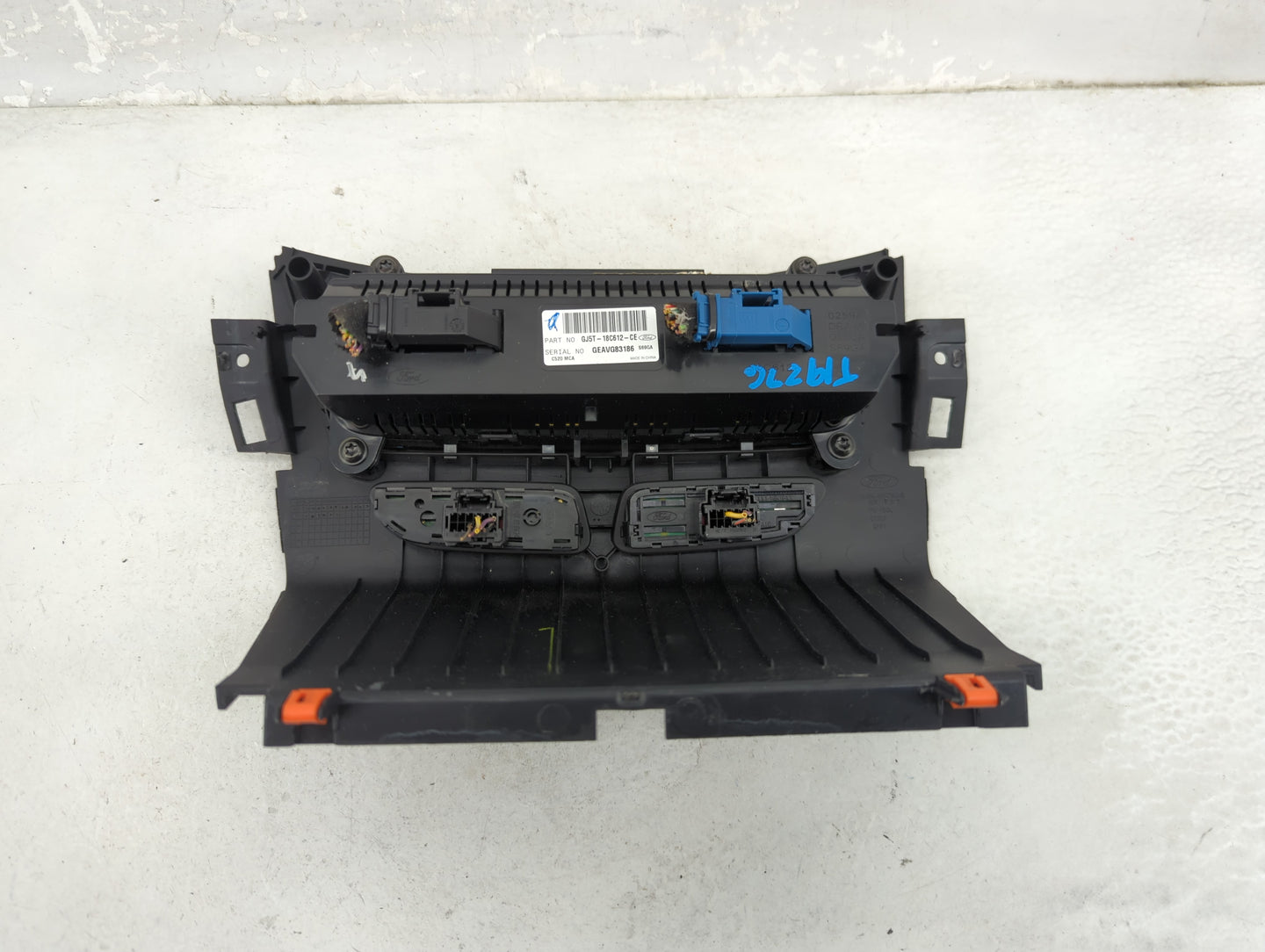 2017 Ford Escape Climate Control Module Temperature AC/Heater Replacement P/N:GJ5T-18C612-CE Fits OEM Used Auto Parts - Oemu