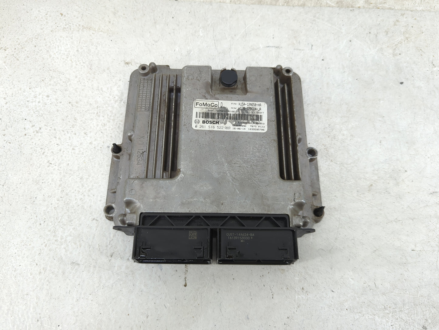 2017-2018 Ford Escape PCM Engine Control Computer ECU ECM PCU OEM P/N:HJ5A-12A650-HA HS7A-12B684-JA Fits Fits 2017 2018 OEM 