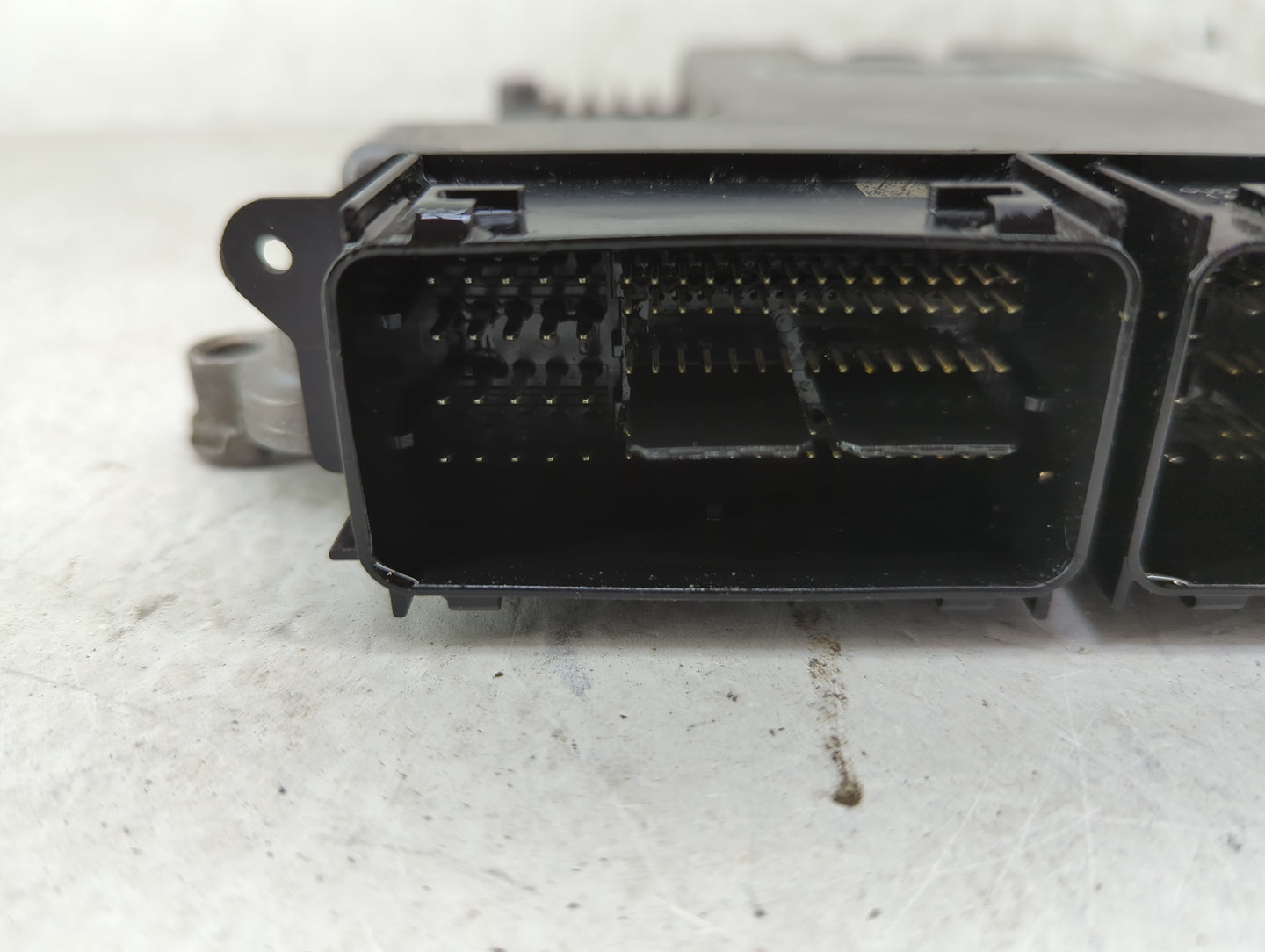2017-2018 Ford Escape PCM Engine Control Computer ECU ECM PCU OEM P/N:HJ5A-12A650-HA HS7A-12B684-JA Fits Fits 2017 2018 OEM 
