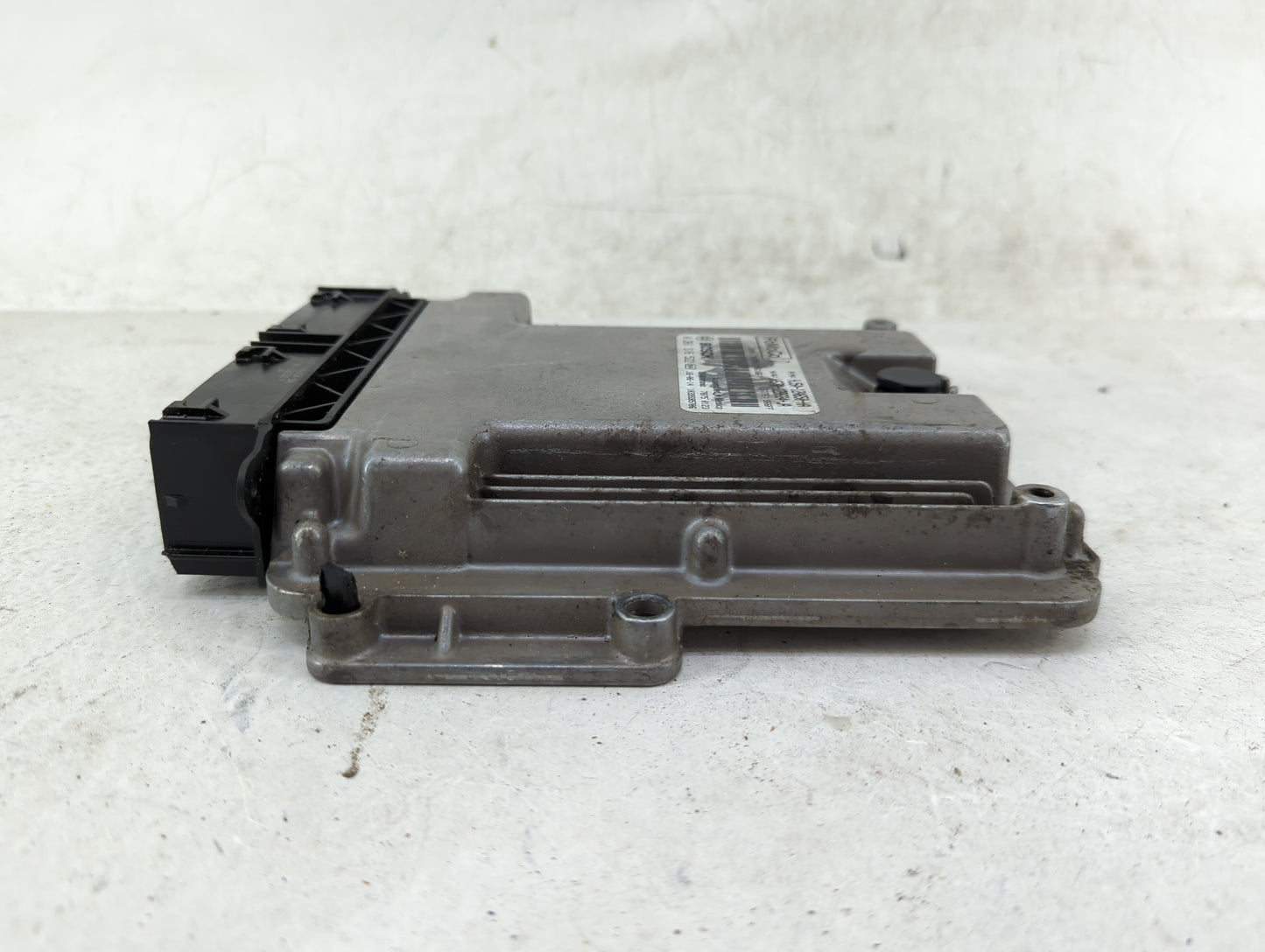 2017-2018 Ford Escape PCM Engine Control Computer ECU ECM PCU OEM P/N:HJ5A-12A650-HA HS7A-12B684-JA Fits Fits 2017 2018 OEM 