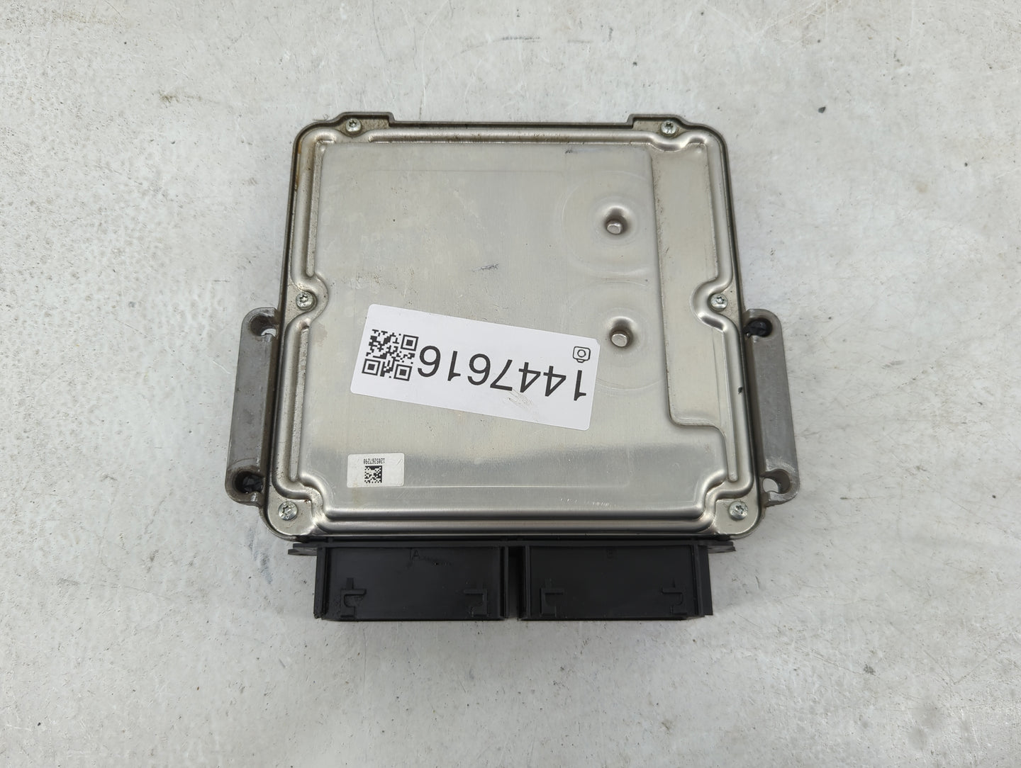 2017-2018 Ford Escape PCM Engine Control Computer ECU ECM PCU OEM P/N:HJ5A-12A650-HA HS7A-12B684-JA Fits Fits 2017 2018 OEM 