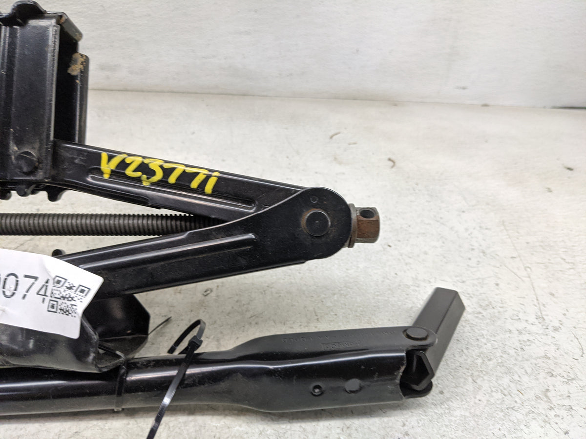 2017 Ford Escape Spare Scissor Car Jack 1459074 - Oemusedautoparts1.com