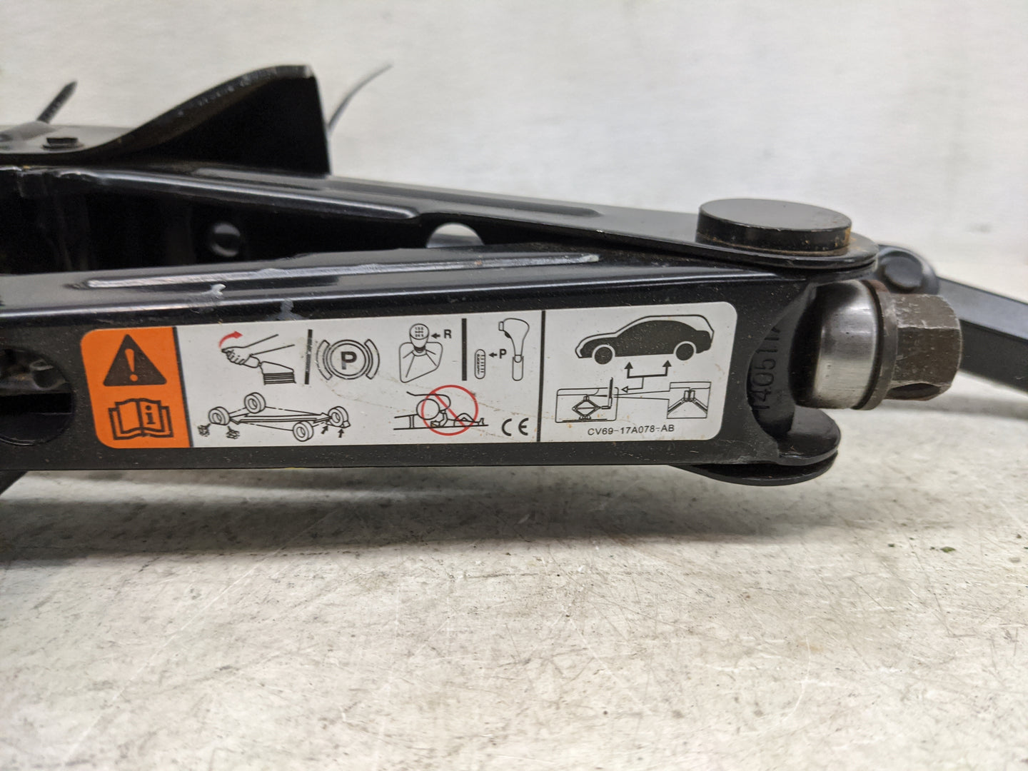 2017 Ford Escape Spare Scissor Car Jack 1459074 - Oemusedautoparts1.com